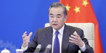 Le ministre des Affaires étrangères de Chine, Wang Yi, s’exprime sur la violation de la souveraineté de la Chine par les États-Unis