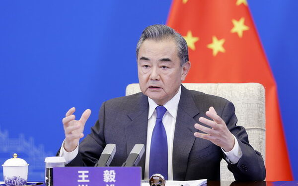 Le ministre des Affaires étrangères de Chine, Wang Yi, s’exprime sur la violation de la souveraineté de la Chine par les États-Unis