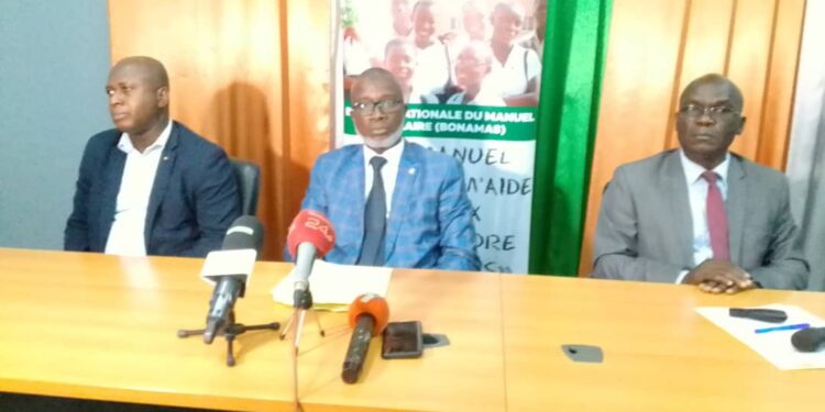 Education ivoirienne: 8 livres mis en prêt-location à 10.000 fcfa par le ministère, comment les acquérir