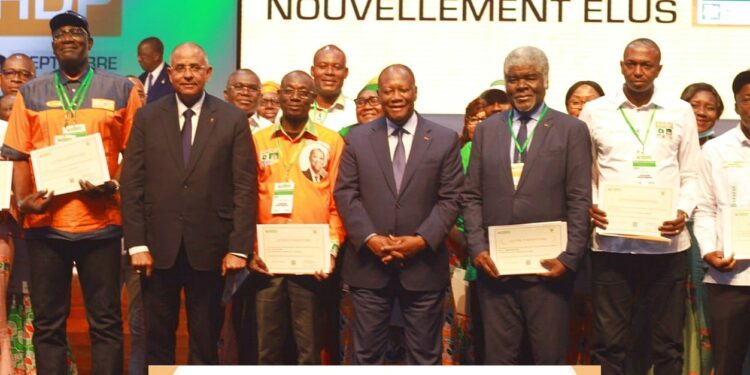 RHDP: Ouattara remet aux 350 nouveaux élus leur lettre d’investiture