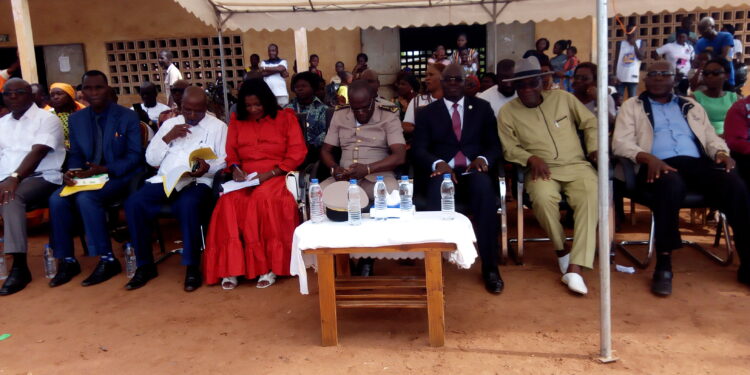 Katiola : L’ong « hope » offre plus de 300 kits scolaires aux écoliers