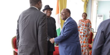 Entretien du Président de la République, S.E.M. Alassane OUATTARA, avec l&rsquo;ancien Président de la République Fédérale du Nigéria, M. Goodluck JONATHAN, ce mardi 06 septembre 2022, au Palais de la Présidence de la République.