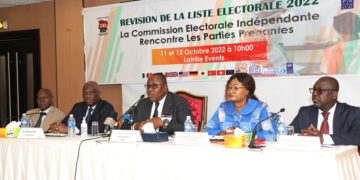 Les photos des échanges de la Cei avec les partis politiques en prélude de la révision de la liste électorale qui aura lieu du 10 au 26 novembre 2022.