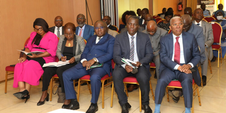 Les photos des échanges de la Cei avec les partis politiques en prélude de la révision de la liste électorale qui aura lieu du 10 au 26 novembre 2022.