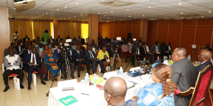 Les photos des échanges de la Cei avec les partis politiques en prélude de la révision de la liste électorale qui aura lieu du 10 au 26 novembre 2022.