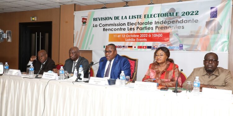 Les échanges d’information entre la CEI, les médias et les organisations de la société civile en prélude à la révision de la liste électorale 2022.