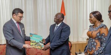 Les photos de l&rsquo;entretien du VP Tiémoko Meyliet KONE, avec le Ministre Ukrainien des Affaires Etrangères, Dmytro KULEBA, le 05/10/ 2022, au Palais Présidencielle à Abidjan