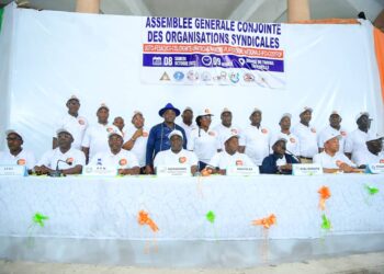 Côte d&rsquo;Ivoire : Les fonctionnaires autorisent les organisations syndicales à faire précompter 3,3% sur leur prime de janvier