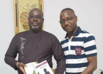 Dédicace de livre/ « Monologue »: Le poète Lacina Coulibaly signe son deuxième recueil de poèmes 