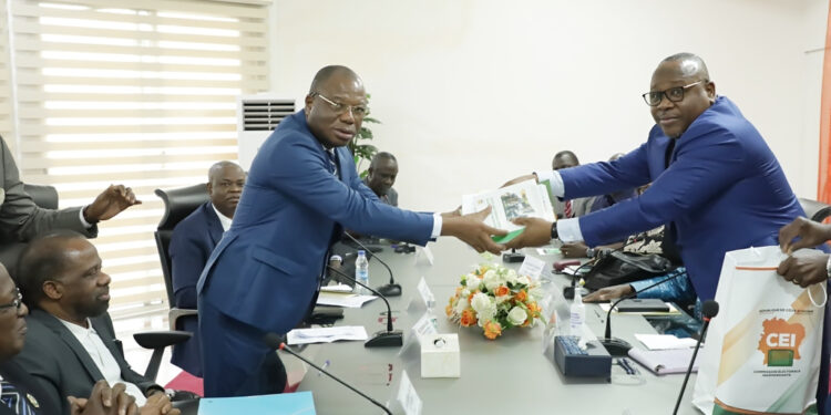 Les photos de l’audience du président de la CEI accordé a une délégation du PPA-CI à son siège à Abidjan II-Plateau.