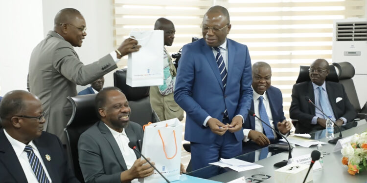 Les photos de l’audience du président de la CEI accordé a une délégation du PPA-CI à son siège à Abidjan II-Plateau.