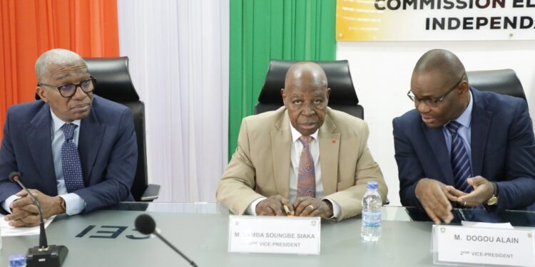 Les photos de la réunion d’information entre le PDCI et la CEI le mercredi 23 novembre au siège de l’institution électorale à Abidjan-Deux plateaux.