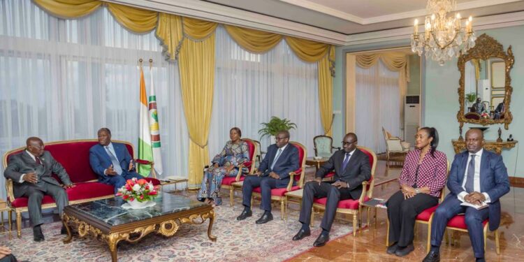 Le Président Alassane Ouattara, a échangé avec son homologue ghanéen, Nana Addo Dankwa AKUFO-ADDO, le mercredi 2 novembre 2022, au Palais Présidenciel à Abidjan, en images.
