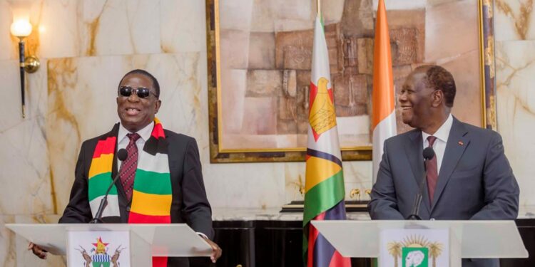 Le Président Alassane Ouattara, a échangé avec le Président du Zimbabwe, Emmerson Mnangagwa, et la V-P du Libéria, Mme Jewel Taylor,  le 3 novembre 2022, à Abidjan