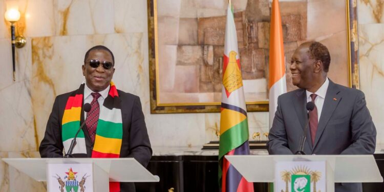 Le Président Alassane Ouattara, a échangé avec le Président du Zimbabwe, Emmerson Mnangagwa, et la V-P du Libéria, Mme Jewel Taylor,  le 3 novembre 2022, à Abidjan