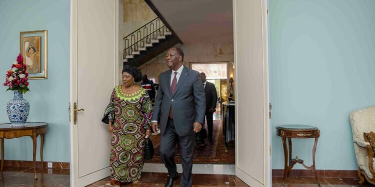 Le Président Alassane Ouattara, a échangé avec le Président du Zimbabwe, Emmerson Mnangagwa, et la V-P du Libéria, Mme Jewel Taylor,  le 3 novembre 2022, à Abidjan