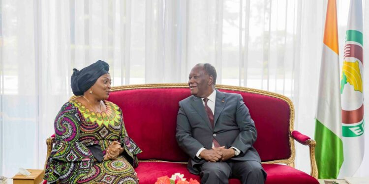 Le Président Alassane Ouattara, a échangé avec le Président du Zimbabwe, Emmerson Mnangagwa, et la V-P du Libéria, Mme Jewel Taylor,  le 3 novembre 2022, à Abidjan