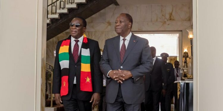 Le Président Alassane Ouattara, a échangé avec le Président du Zimbabwe, Emmerson Mnangagwa, et la V-P du Libéria, Mme Jewel Taylor,  le 3 novembre 2022, à Abidjan