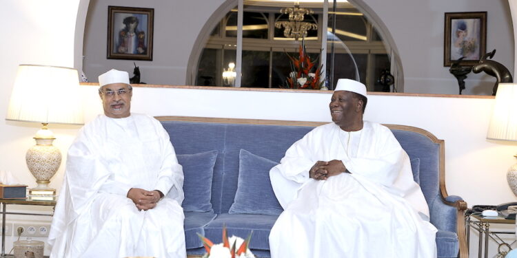 Le Président Alassane Ouattara, s’est entretenu avec le ministre des affaires étrangères du Tchad, M. Mahamat Saleh Annadif, le mardi 01/11/2022, à sa résidence à Cocody-Abidjan.