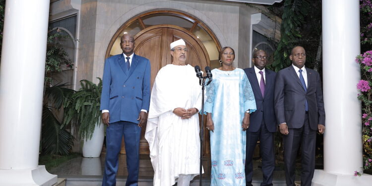Le Président Alassane Ouattara, s’est entretenu avec le ministre des affaires étrangères du Tchad, M. Mahamat Saleh Annadif, le mardi 01/11/2022, à sa résidence à Cocody-Abidjan.