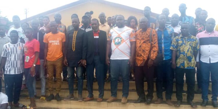 Tiébissou: la jeunesse du RHDP se mobilise pour s’inscrire sur la liste électorale