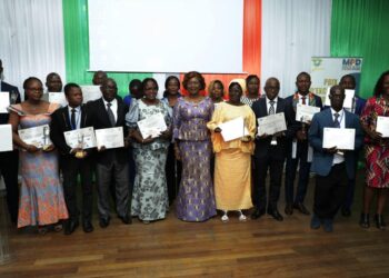 Civ/Ministère du Plan et du Développement: Nialé Kaba prime ses meilleurs agents