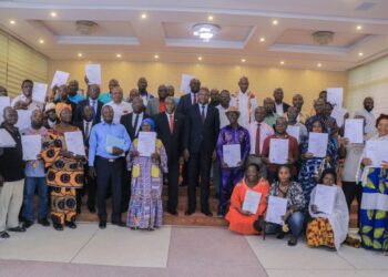 Koumassi : Bacongo recase les déguerpis de Houphouët-Boigny 1 et 2 à Yaou. Leurs documents de propriété remis