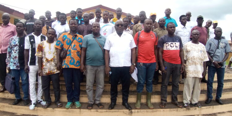 Construction d’une usine de volailles à Tiébissou : le maire appelle les acteurs de la filière à s’organiser pour profiter