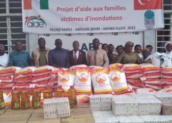 Abobo : Une Ong remet des kits alimentaires aux victimes des inondations