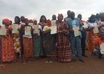 Anyama/RLE 2022: Fatima Bamba offre plus de 3000 Certificats de Nationalité aux nouveaux majeurs