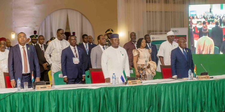 les photos des travaux du 62ème Sommet ordinaire de la CEDEAO, le 4 décembre 2022, à Abuja, au Nigéria