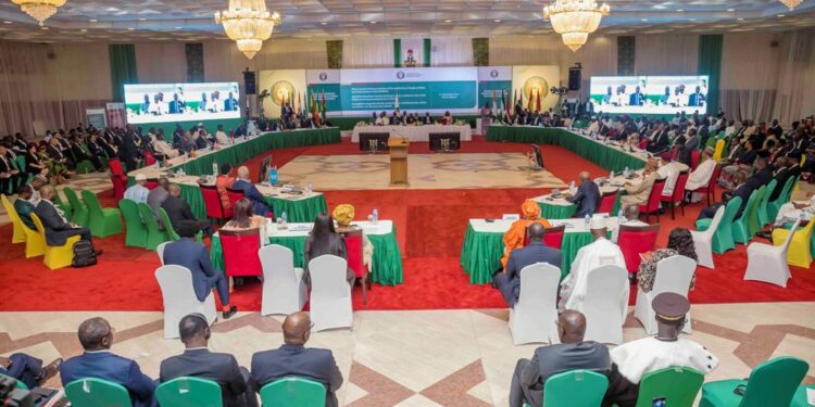 les photos des travaux du 62ème Sommet ordinaire de la CEDEAO, le 4 décembre 2022, à Abuja, au Nigéria