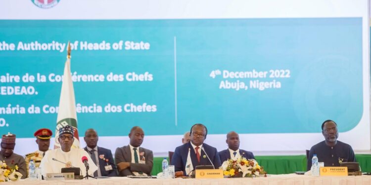 les photos des travaux du 62ème Sommet ordinaire de la CEDEAO, le 4 décembre 2022, à Abuja, au Nigéria