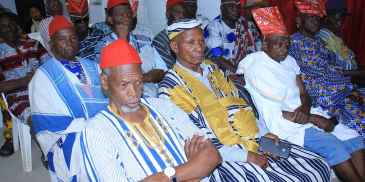 Révision de la Liste Électorale : Les photos de la rencontre du ministre Danho Paulin par ailleurs superviseur Rhdp  avec les forces vives de la commune d’Attecoubé