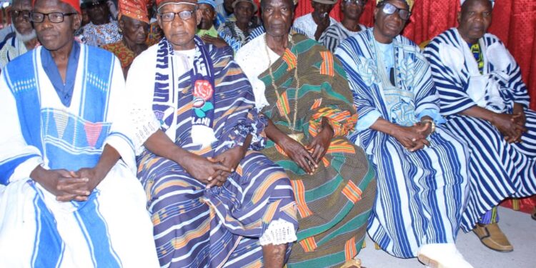 Révision de la Liste Électorale : Les photos de la rencontre du ministre Danho Paulin par ailleurs superviseur Rhdp  avec les forces vives de la commune d’Attecoubé