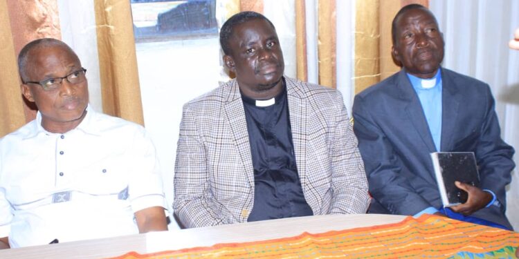 Révision de la Liste Électorale : Les photos de la rencontre du ministre Danho Paulin par ailleurs superviseur Rhdp  avec les forces vives de la commune d’Attecoubé