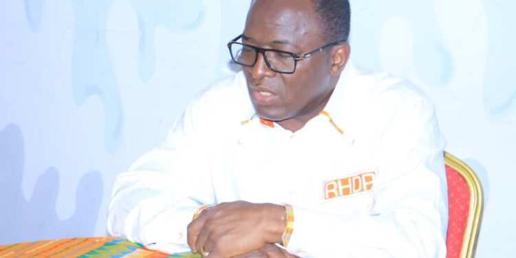 Révision de la Liste Électorale : Les photos de la rencontre du ministre Danho Paulin par ailleurs superviseur Rhdp  avec les forces vives de la commune d’Attecoubé