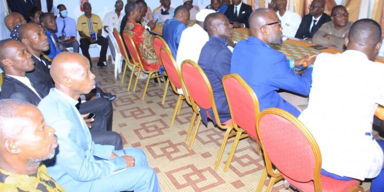 Révision de la Liste Électorale : Les photos de la rencontre du ministre Danho Paulin par ailleurs superviseur Rhdp  avec les forces vives de la commune d’Attecoubé