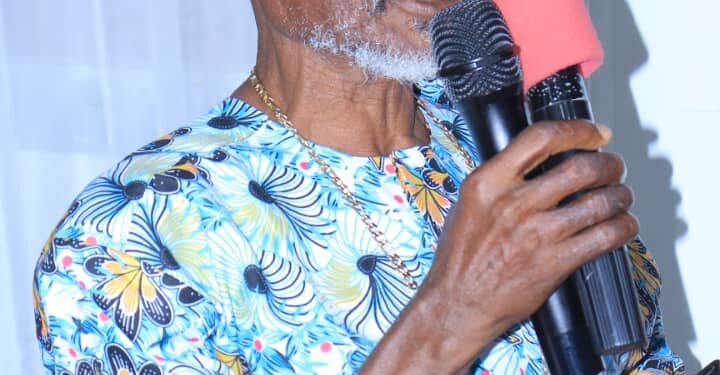 Révision de la Liste Électorale : Les photos de la rencontre du ministre Danho Paulin par ailleurs superviseur Rhdp  avec les forces vives de la commune d’Attecoubé