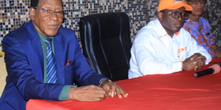 Révision de la Liste Électorale : Les photos de la rencontre du ministre Danho Paulin par ailleurs superviseur Rhdp  avec les forces vives de la commune d’Attecoubé