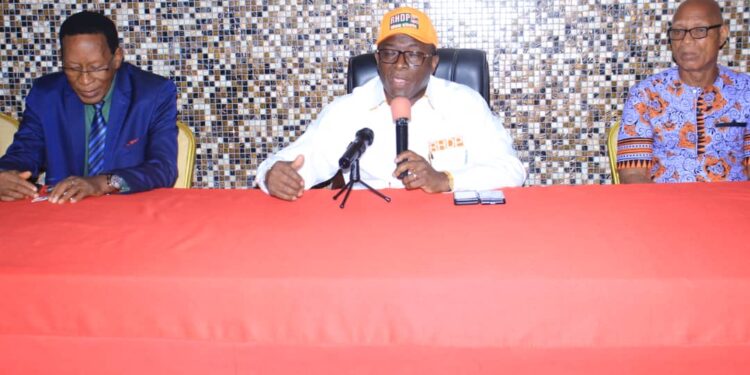 Révision de la Liste Électorale : Les photos de la rencontre du ministre Danho Paulin par ailleurs superviseur Rhdp  avec les forces vives de la commune d’Attecoubé