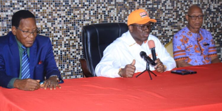 Révision de la Liste Électorale : Les photos de la rencontre du ministre Danho Paulin par ailleurs superviseur Rhdp  avec les forces vives de la commune d’Attecoubé