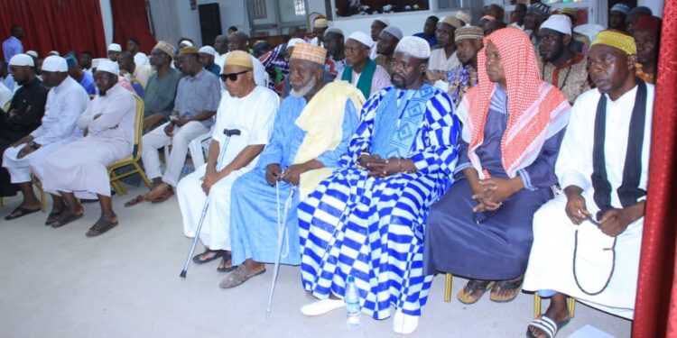 Révision de la Liste Électorale : Les photos de la rencontre du ministre Danho Paulin par ailleurs superviseur Rhdp  avec les forces vives de la commune d’Attecoubé