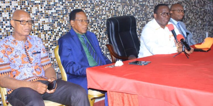 Révision de la Liste Électorale : Les photos de la rencontre du ministre Danho Paulin par ailleurs superviseur Rhdp  avec les forces vives de la commune d’Attecoubé