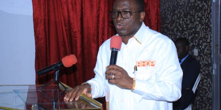 Révision de la Liste Électorale : Les photos de la rencontre du ministre Danho Paulin par ailleurs superviseur Rhdp  avec les forces vives de la commune d’Attecoubé