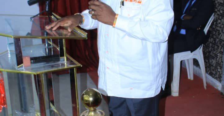 Révision de la Liste Électorale : Les photos de la rencontre du ministre Danho Paulin par ailleurs superviseur Rhdp  avec les forces vives de la commune d’Attecoubé