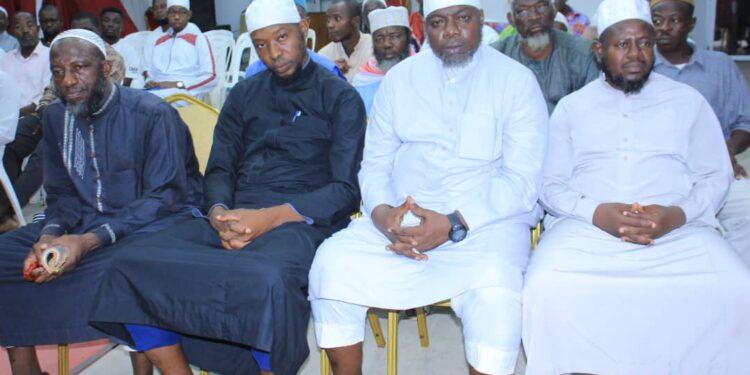 Révision de la Liste Électorale : Les photos de la rencontre du ministre Danho Paulin par ailleurs superviseur Rhdp  avec les forces vives de la commune d’Attecoubé