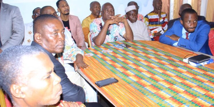 Révision de la Liste Électorale : Les photos de la rencontre du ministre Danho Paulin par ailleurs superviseur Rhdp  avec les forces vives de la commune d’Attecoubé