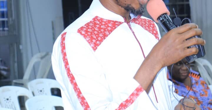 Révision de la Liste Électorale : Les photos de la rencontre du ministre Danho Paulin par ailleurs superviseur Rhdp  avec les forces vives de la commune d’Attecoubé