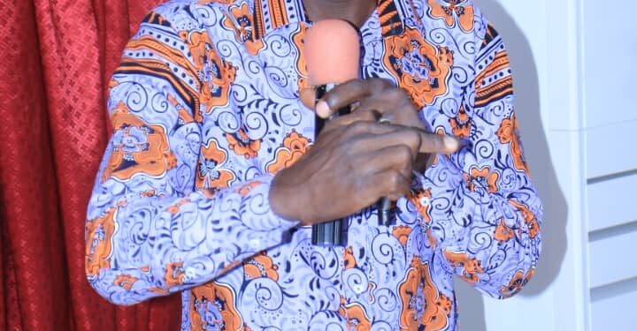 Révision de la Liste Électorale : Les photos de la rencontre du ministre Danho Paulin par ailleurs superviseur Rhdp  avec les forces vives de la commune d’Attecoubé